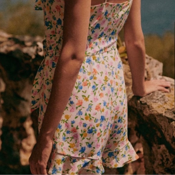 SEZANE Floral Dory Jumpsuit/Romper in Pastel Mini
Flowers US size 6 - Picture 2 of 5